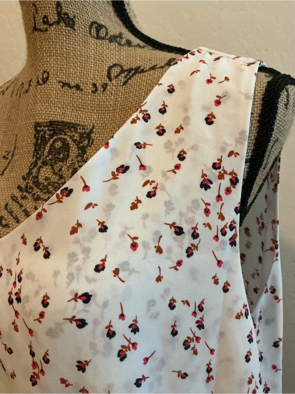 Zac & Rachel White Floral V-Neck Layered Sleeveless Top